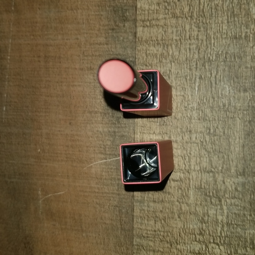 NARS LIPSTICK